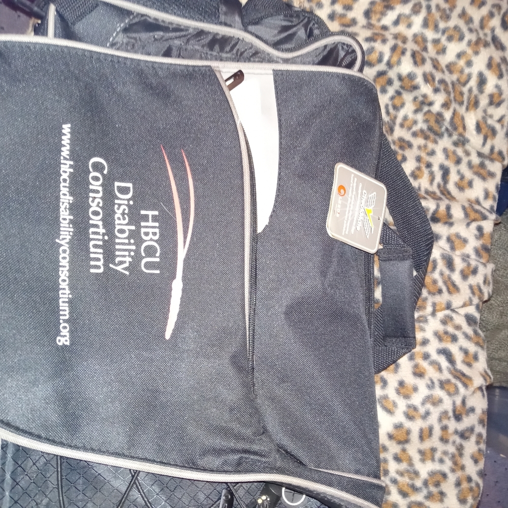 Leeds Black Checkpoint Friendly Computer Bag - Picture 2 of 10